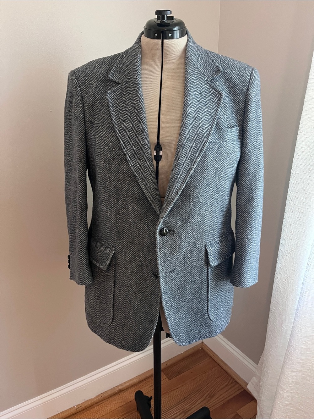 Men's Gray Herringbone Wool Blazer - Classic Tailored Sport Coat Tweed